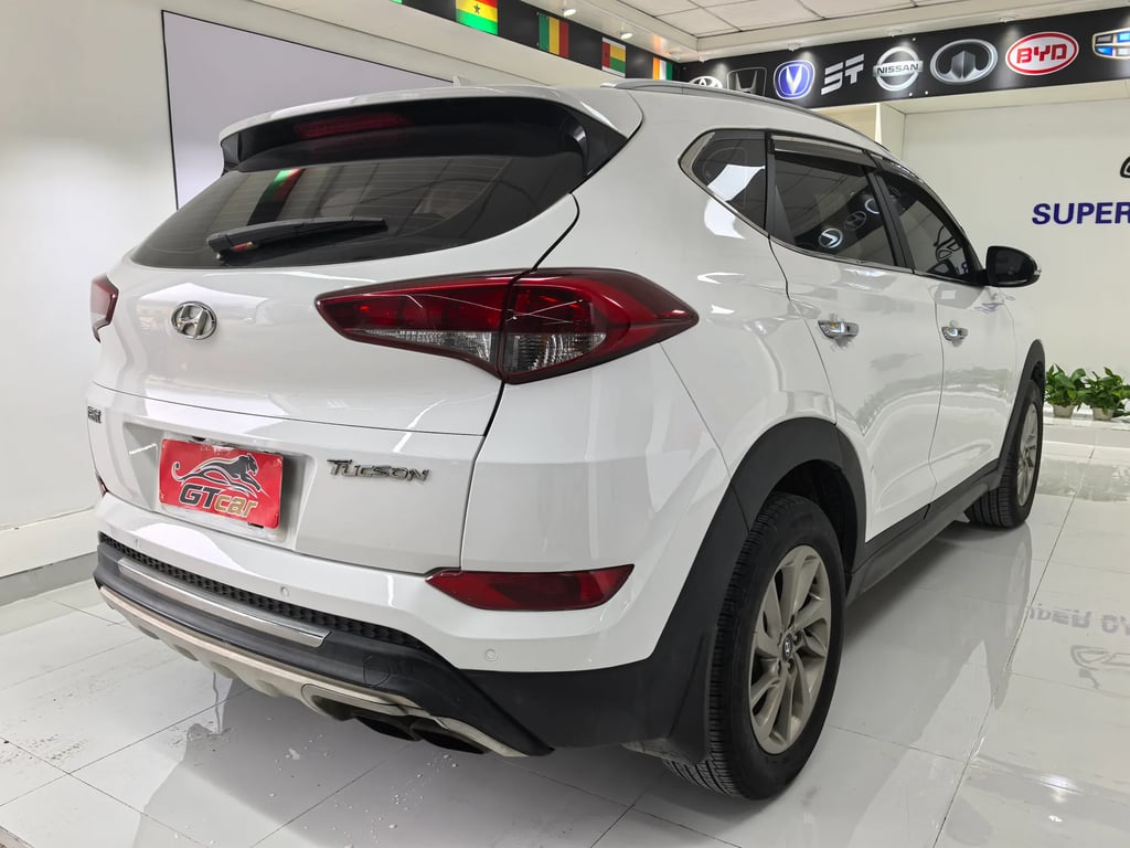 Hyundai Tucson used suv for Nigeria market