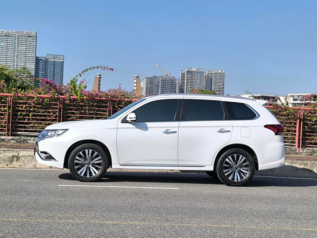 Mitsubishi Outlander used suv for Nigeria market
