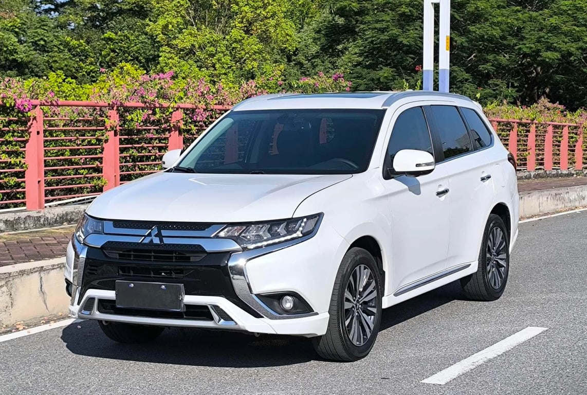 Mitsubishi Outlander used suv for Nigeria market