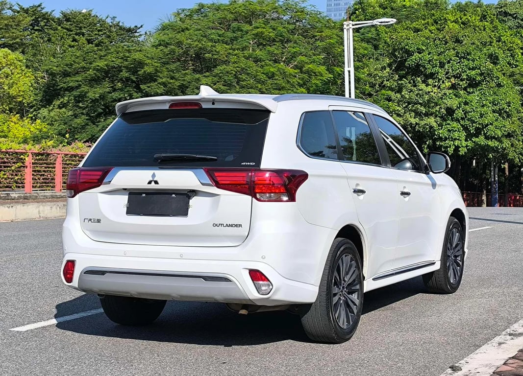 Mitsubishi Outlander used suv for Nigeria market