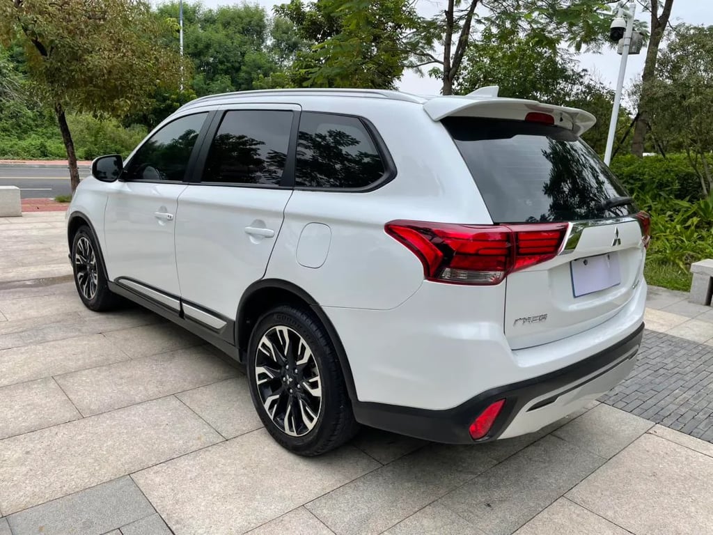 Mitsubishi Outlander used suv for Nigeria market