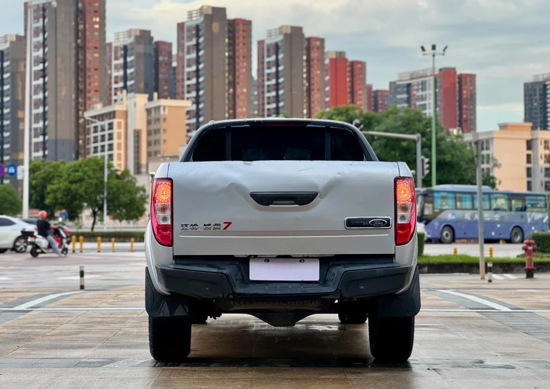 JMC Yuhu 7 used pickup for Nigeria market