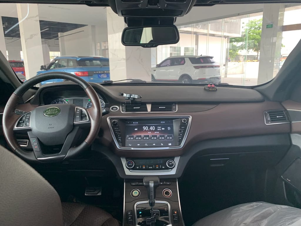 Landwind X7 used suv for Nigeria market