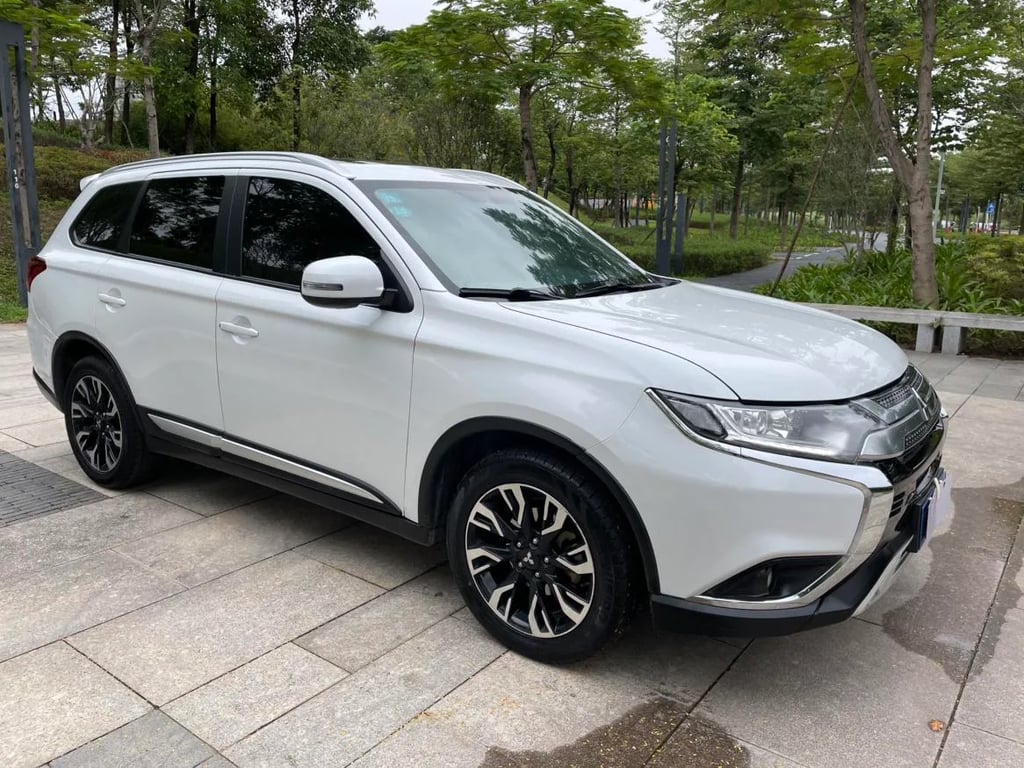 Mitsubishi Outlander used suv for Nigeria market