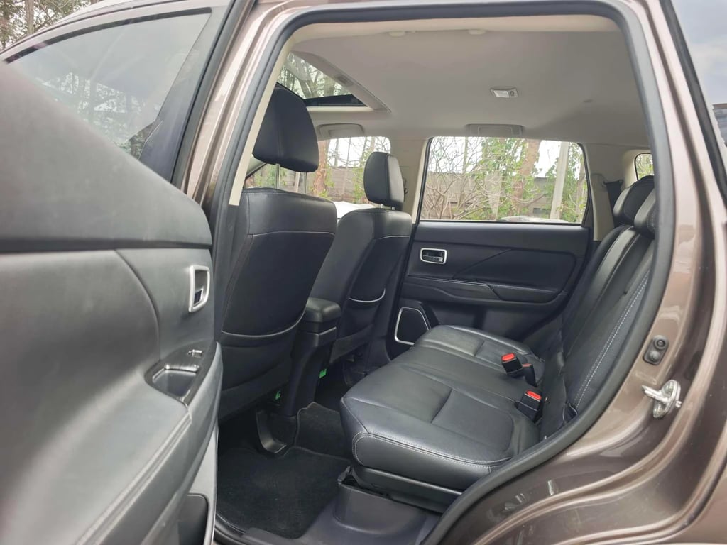 Mitsubishi Outlander used suv for Nigeria market