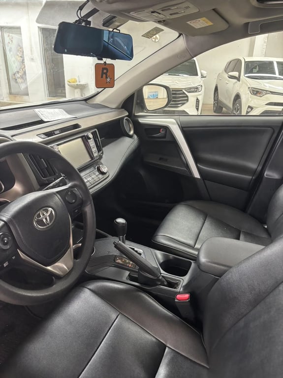 Used 2016Toyota RAV4 2.0L 151HP L4 CVT Interior 7