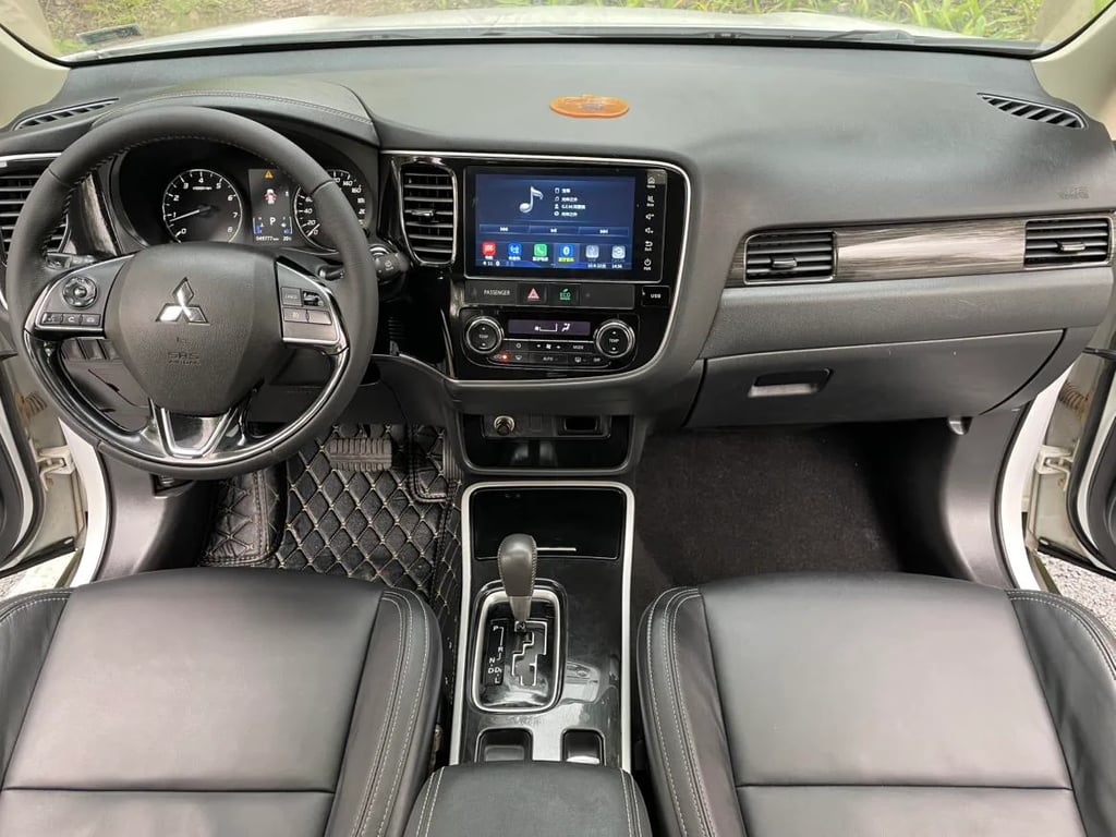 Mitsubishi Outlander used suv for Nigeria market