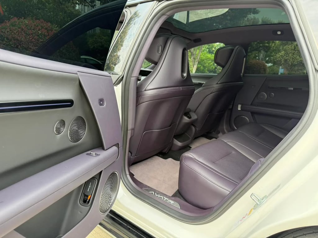 AVATR AVATR 06 used sedan for Nigeria market