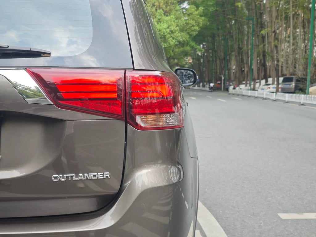 Mitsubishi Outlander used suv for Nigeria market