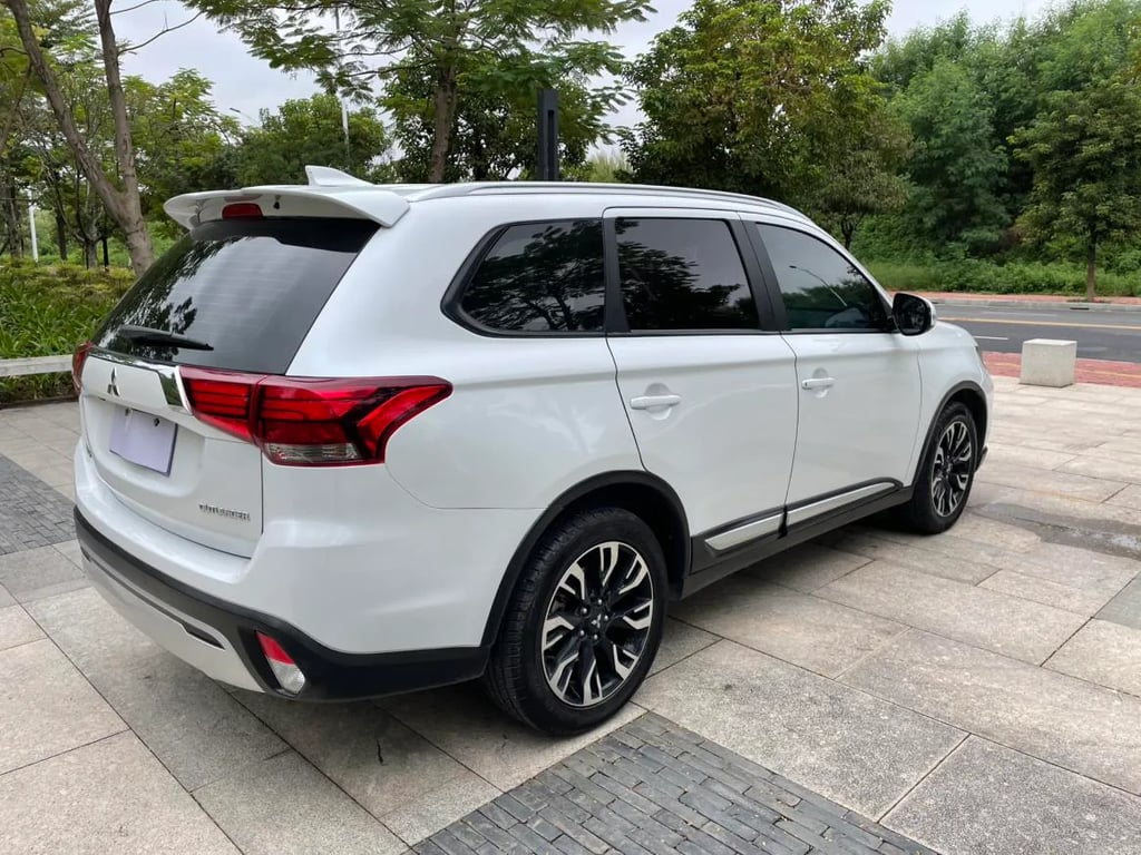 Mitsubishi Outlander used suv for Nigeria market