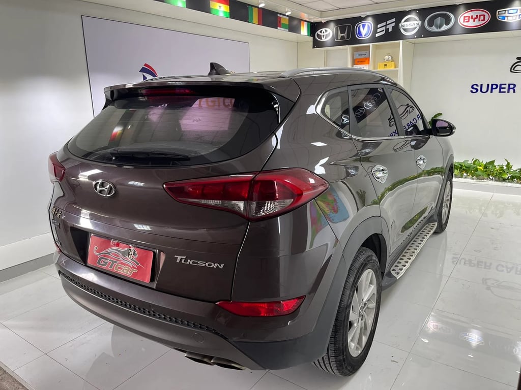 Hyundai Tucson used suv for Nigeria market