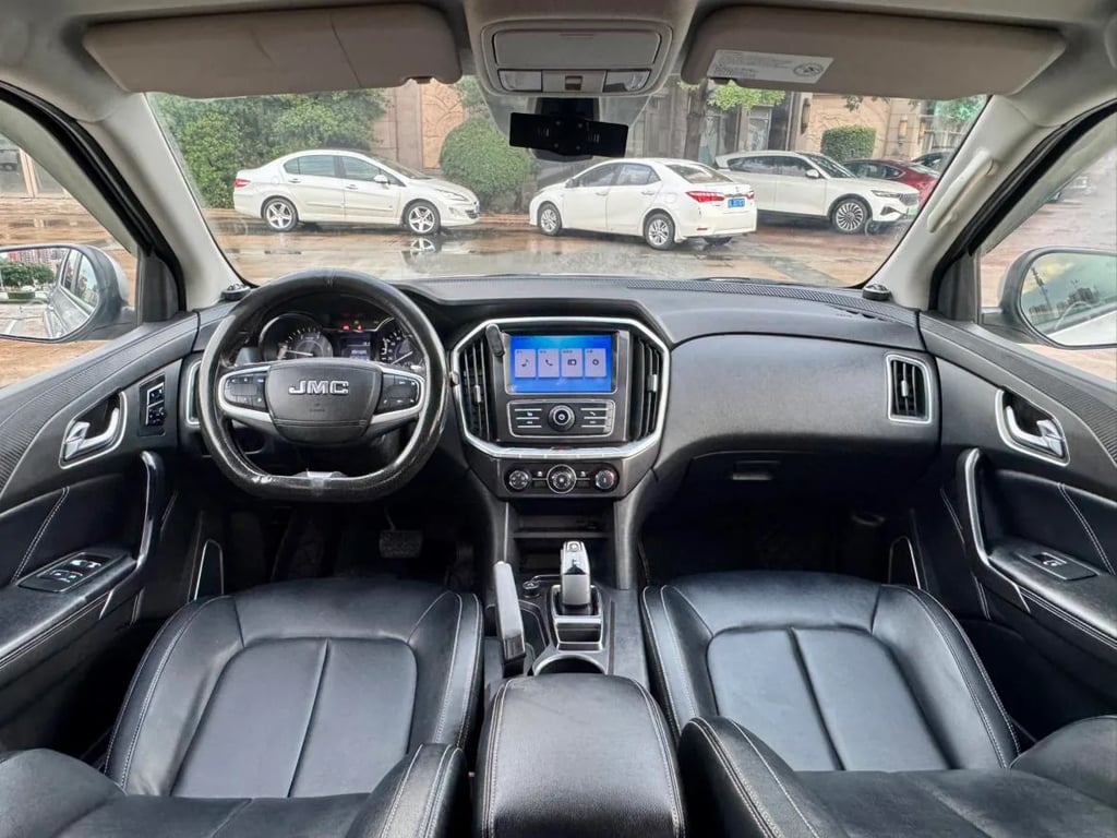 JMC Yuhu 7 used pickup for Nigeria market