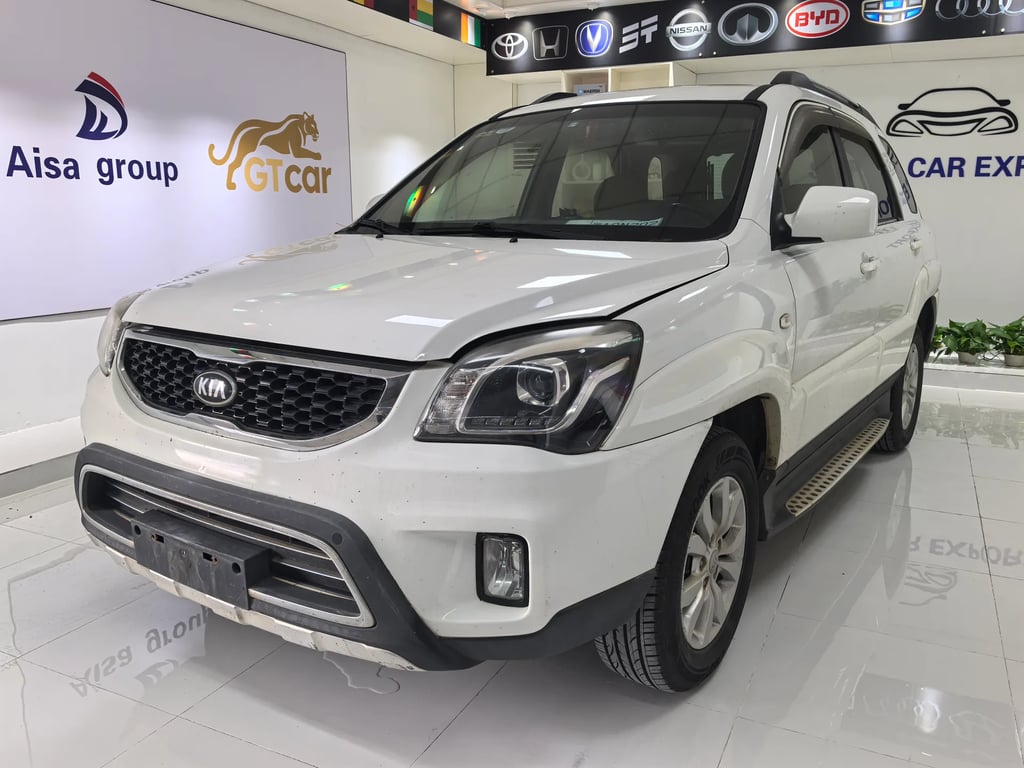 2013 KIA Sportage exterior 4