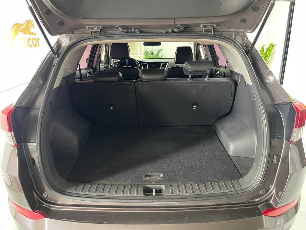 Hyundai Tucson used suv for Nigeria market