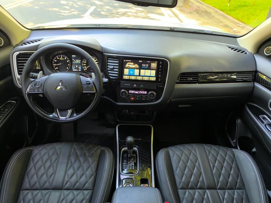 Mitsubishi Outlander used suv for Nigeria market