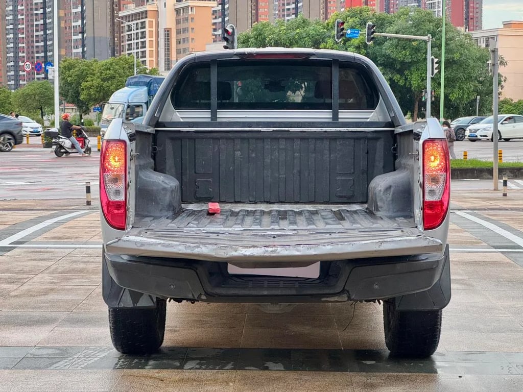JMC Yuhu 7 used pickup for Nigeria market
