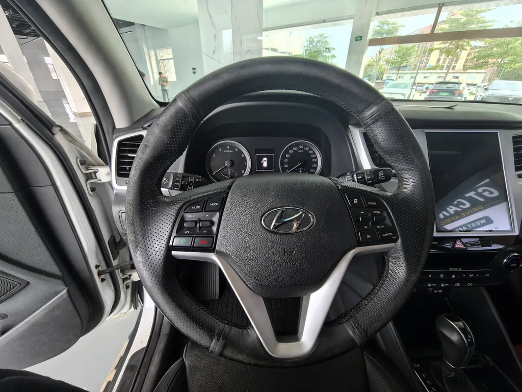 Hyundai Tucson used suv for Nigeria market