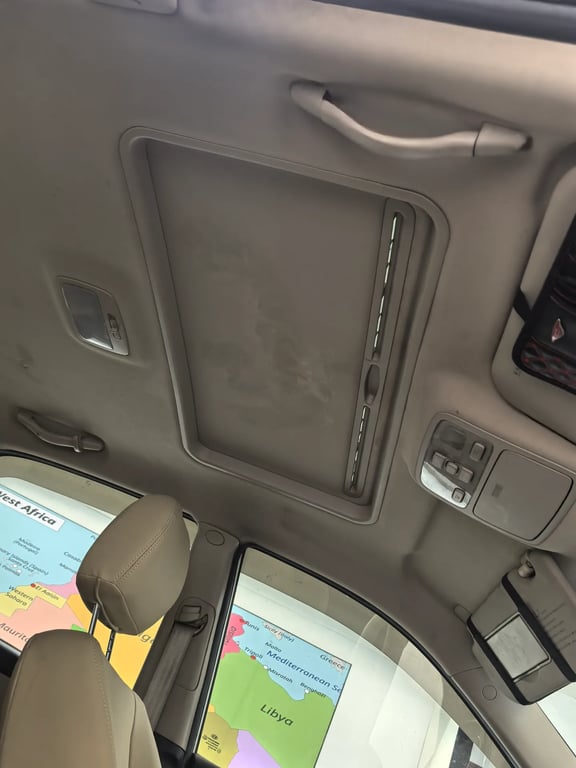 2013 KIA Sportage interior 16
