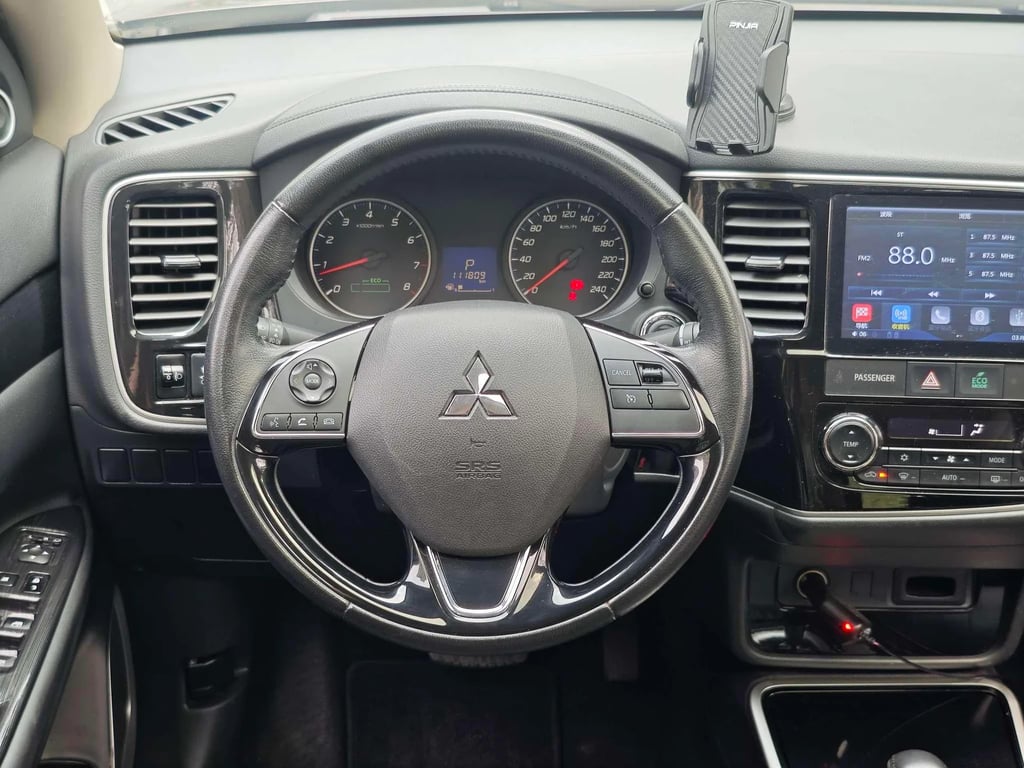 Mitsubishi Outlander used suv for Nigeria market
