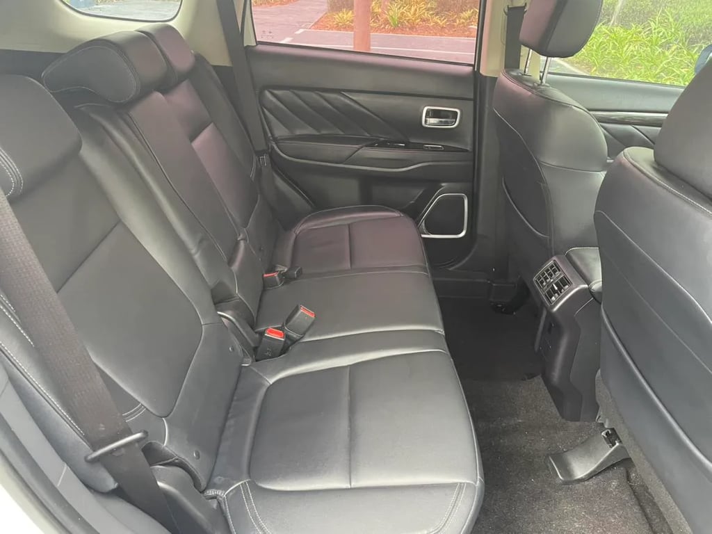 Mitsubishi Outlander used suv for Nigeria market