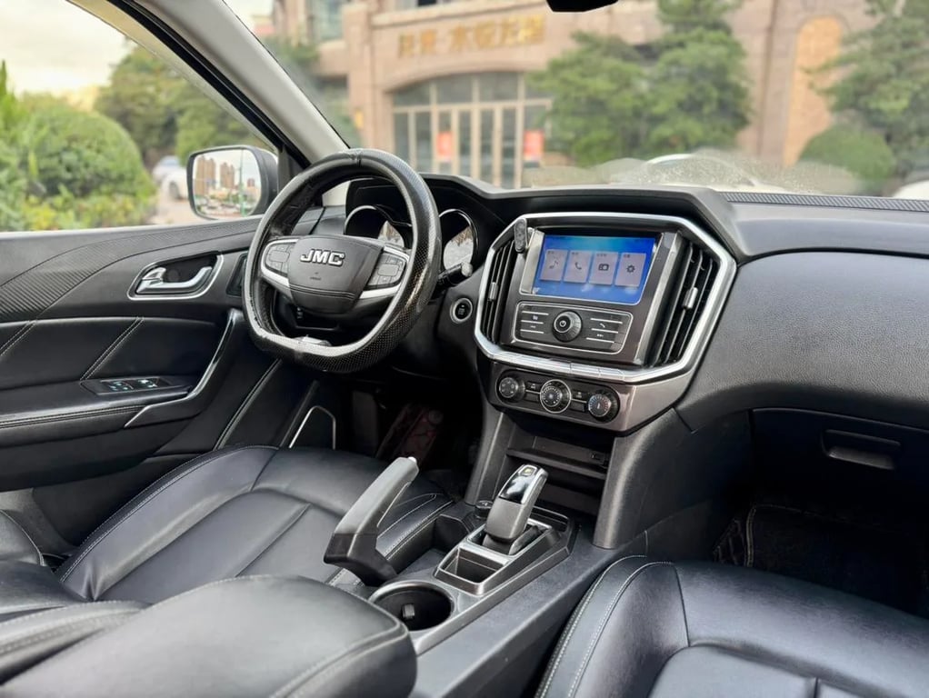 JMC Yuhu 7 used pickup for Nigeria market