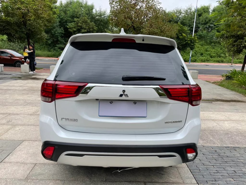 Mitsubishi Outlander used suv for Nigeria market
