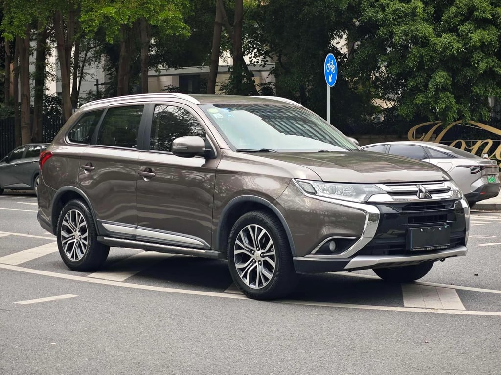 Mitsubishi Outlander used suv for Nigeria market