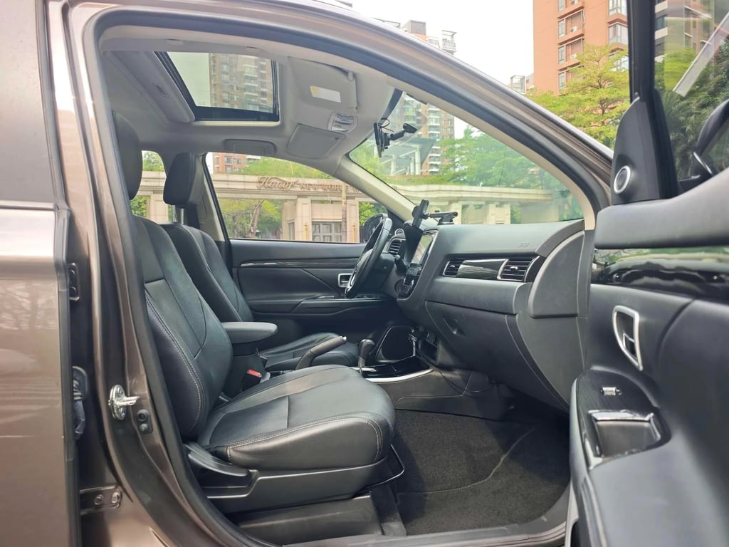 Mitsubishi Outlander used suv for Nigeria market