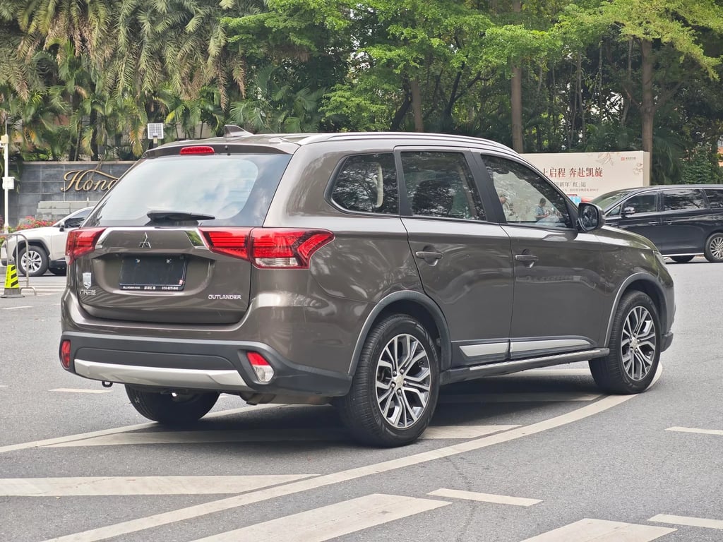 Mitsubishi Outlander used suv for Nigeria market