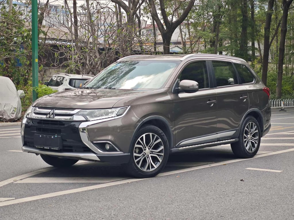 Mitsubishi Outlander used suv for Nigeria market