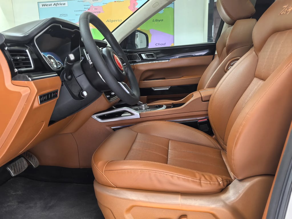 2017 Zotye T700 interior 11