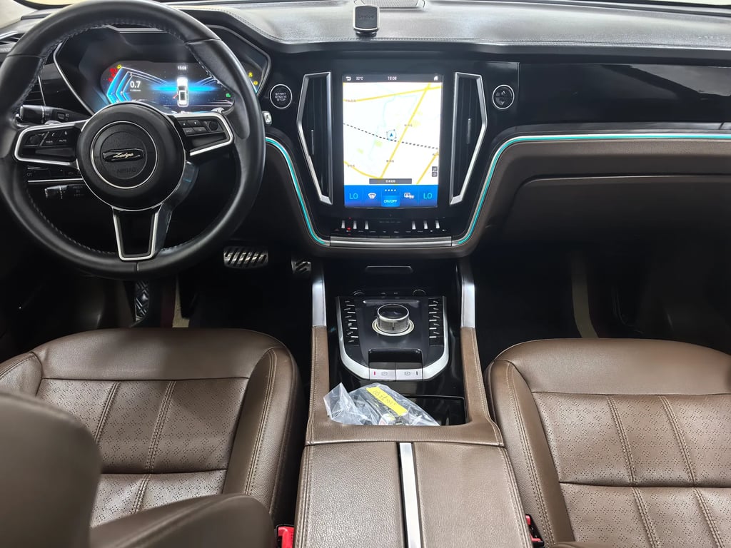 2018 Zotye T700 interior 10