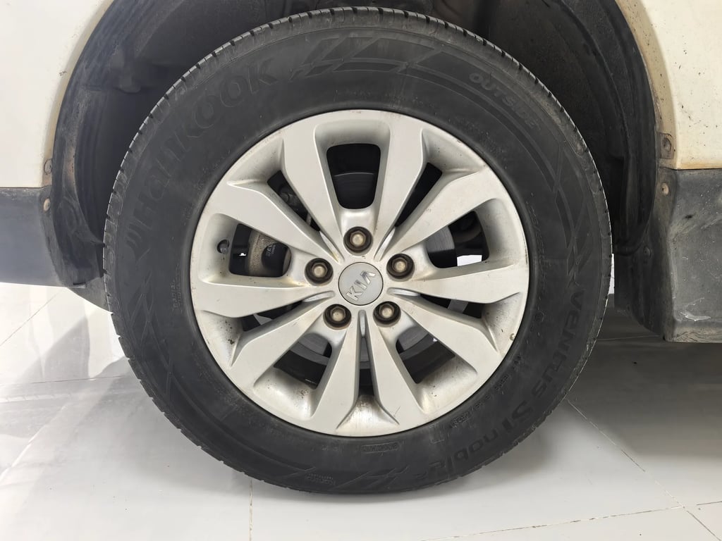 2013 KIA Sportage exterior 8
