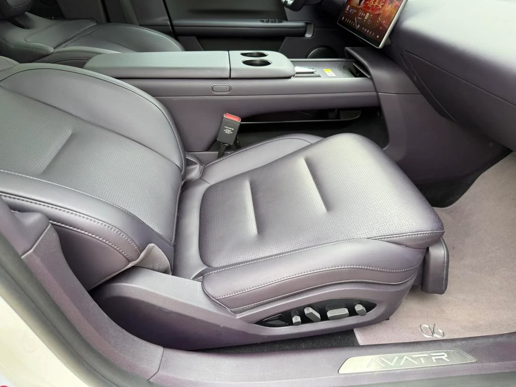 AVATR AVATR 06 used sedan for Nigeria market
