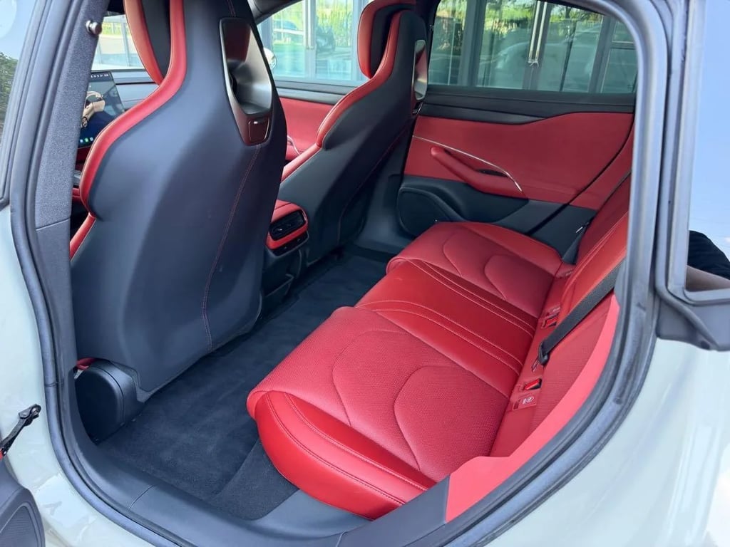Xiaomi SU7 used suv for Nigeria market