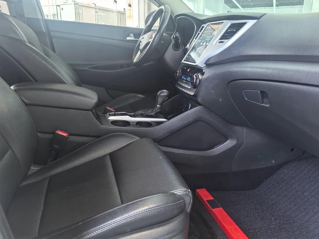 Hyundai Tucson used suv for Nigeria market