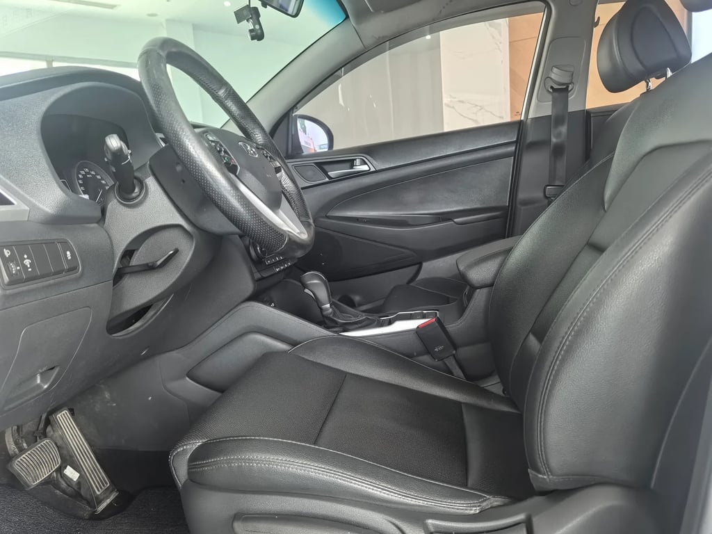 Hyundai Tucson used suv for Nigeria market