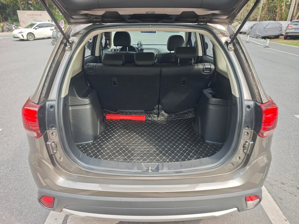 Mitsubishi Outlander used suv for Nigeria market