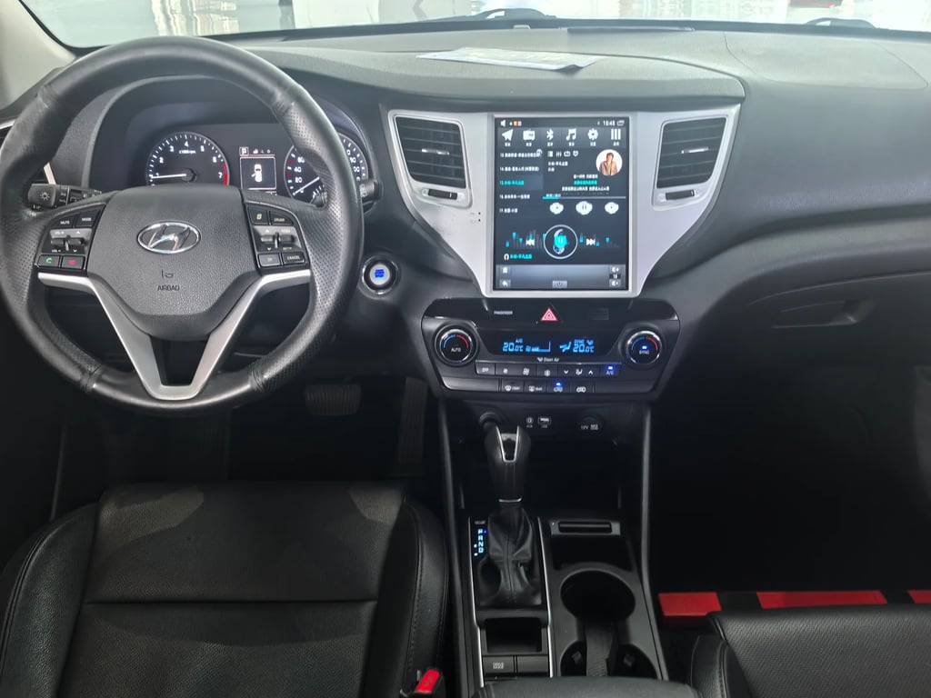 Hyundai Tucson used suv for Nigeria market